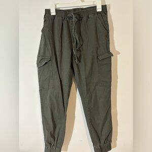 Almost Famous Women Green Cargo Pants